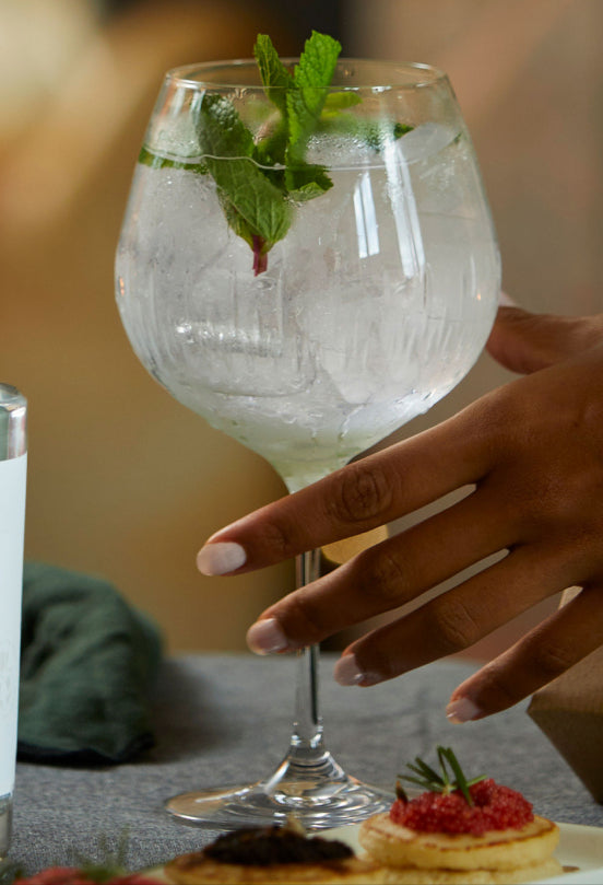 CRISP & TONIC